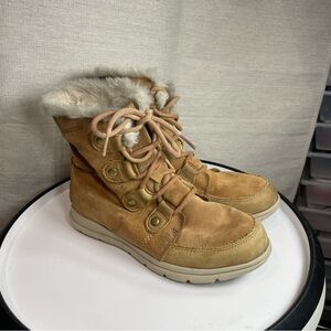 Sorel Tan Winter Boots with Fur Trim